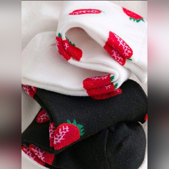 2pairs Strawberry Print Crew Socks - Picture 4 of 6